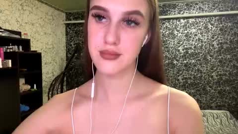 Gwen online show from 10.20.25