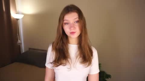 Snapshot of gwennielove chatting on 06.12.26 Molly online show from 06.12.26