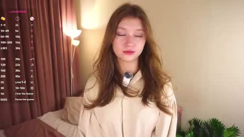 Snapshot of gwennielove chatting on 07.18.26 Molly online show from 07.18.26
