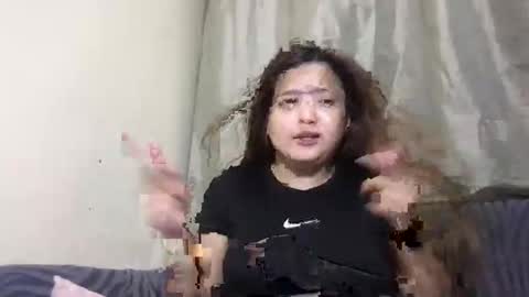 Snapshot of gwyneth2001 chatting on 02.15.26 Im Gwyneth From Philippines pinkheart69 online show from 02.15.26