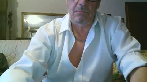 Snapshot of gyrdy chatting on 12.13.24 gyrdy online show from 12.13.24