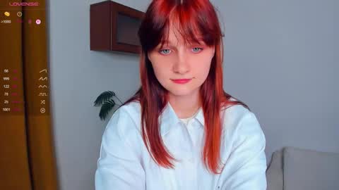 Snapshot of h0lyangel chatting on 09.23.25 Kelly  Lilly online show from 09.23.25