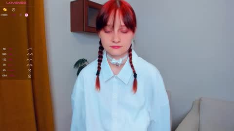 Snapshot of h0lyangel chatting on 09.24.25 Kelly  Lilly online show from 09.24.25