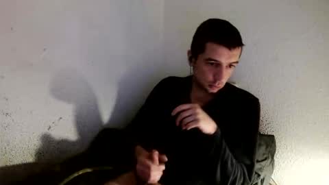 Snapshot of h1dden_reality chatting on 04.21.26 h1dden_reality online show from 04.21.26