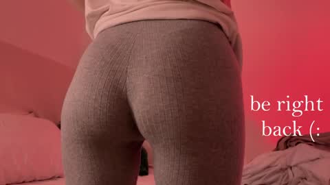 Snapshot of h2h0e chatting on 12.14.24 Lana online show from 12.14.24