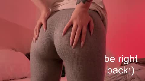 Snapshot of h2h0e chatting on 02.16.25 Lana online show from 02.16.25