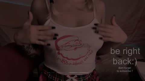 Snapshot of h2h0e chatting on 10.05.25 Lana online show from 10.05.25