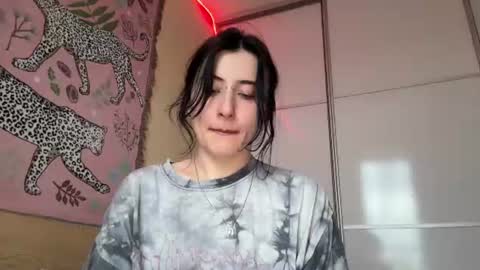 Snapshot of h3l9a_pataki chatting on 06.27.26 Helga online show from 06.27.26