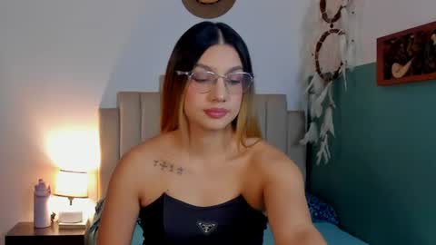 Snapshot of h3y_mia3 chatting on 06.12.26 Paulina online show from 06.12.26