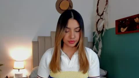 Snapshot of h3y_mia3 chatting on 06.28.26 Paulina online show from 06.28.26