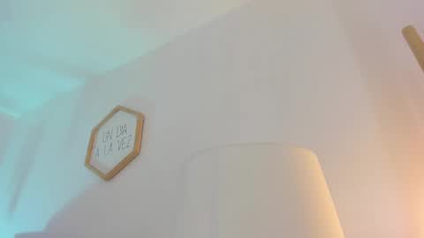 Hadid online show from 11.25.25