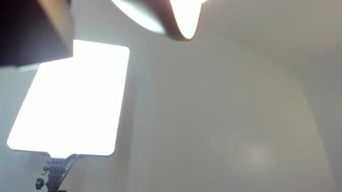 Hadid online show from 03.09.26