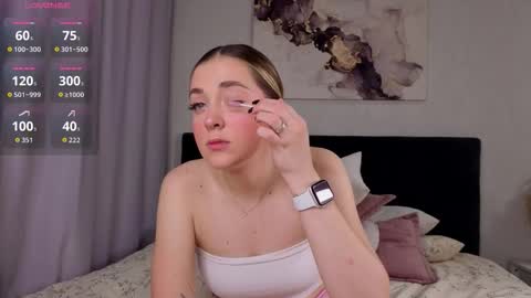 Snapshot of hadleynichols chatting on 10.07.25 Hi Im Rebecca Glad to see you in my room PVT is open online show from 10.07.25