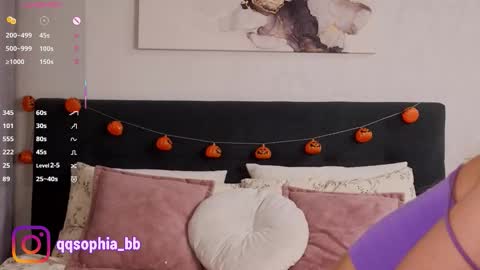 Snapshot of hadleynichols chatting on 10.22.25 Hi Im Rebecca Glad to see you in my room PVT is open online show from 10.22.25