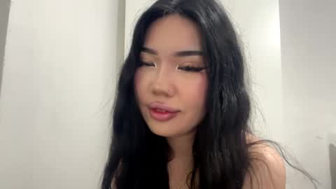 Snapshot of haeleuze chatting on 05.30.26 May online show from 05.30.26