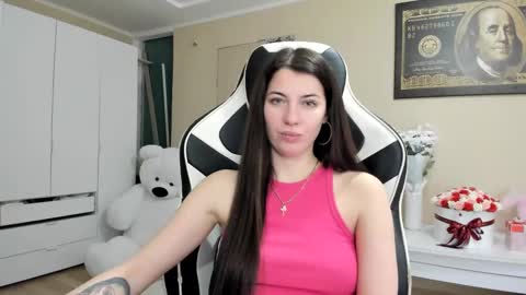 Snapshot of hailey_beauty chatting on 12.19.24 Sk pe Anya388109 online show from 12.19.24