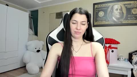 Snapshot of hailey_beauty chatting on 01.28.25 Sk pe Anya388109 online show from 01.28.25