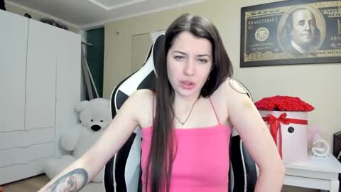 Snapshot of hailey_beauty chatting on 02.04.25 Sk pe Anya388109 online show from 02.04.25