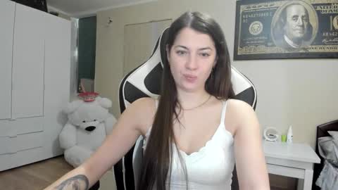 Snapshot of hailey_beauty chatting on 10.09.25 Sk pe Anya388109 online show from 10.09.25