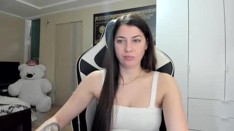 Snapshot of hailey_beauty chatting on 10.12.25 Sk pe Anya388109 online show from 10.12.25