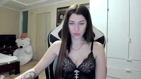 Snapshot of hailey_beauty chatting on 12.14.25 Sk pe Anya388109 online show from 12.14.25