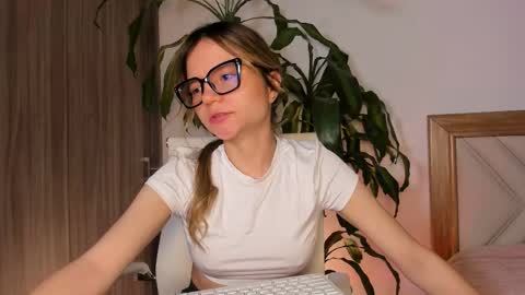 Hailey online show from 11.20.25