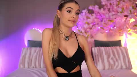 Snapshot of hailey_madow chatting on 07.22.26 Hailey online show from 07.22.26