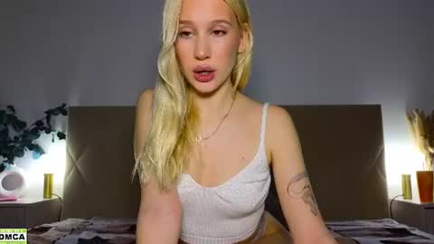 Snapshot of hailey_would chatting on 06.15.26 hailey_would online show from 06.15.26