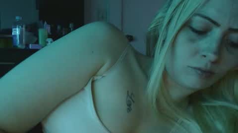 Hailey and d online show from 12.18.25