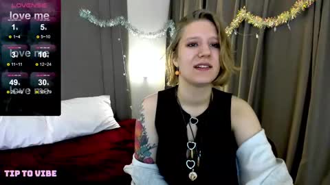 Snapshot of haileyfoxy chatting on 01.03.25 Hailey online show from 01.03.25