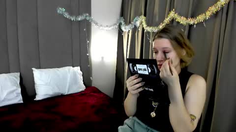 Snapshot of haileyfoxy chatting on 01.06.25 Hailey online show from 01.06.25