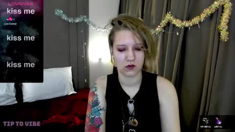 Snapshot of haileyfoxy chatting on 01.08.25 Hailey online show from 01.08.25