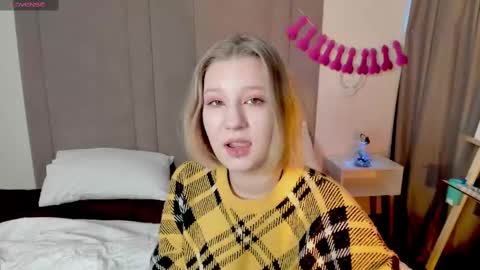 Snapshot of haileyfoxy chatting on 02.19.25 Hailey online show from 02.19.25