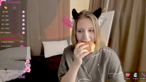 Snapshot of haileyfoxy chatting on 03.01.25 Hailey online show from 03.01.25