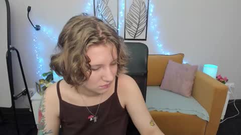 Snapshot of haileyfoxy chatting on 09.12.25 Hailey online show from 09.12.25