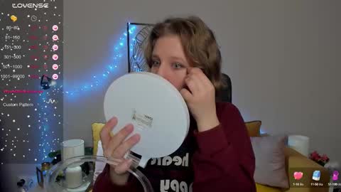 Snapshot of haileyfoxy chatting on 10.04.25 Hailey online show from 10.04.25