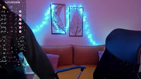 Snapshot of haileyfoxy chatting on 10.05.25 Hailey online show from 10.05.25