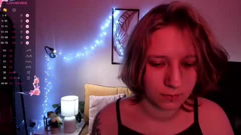 Snapshot of haileyfoxy chatting on 10.16.25 Hailey online show from 10.16.25