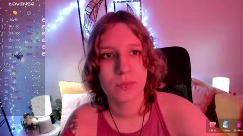 Snapshot of haileyfoxy chatting on 10.22.25 Hailey online show from 10.22.25