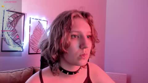 Snapshot of haileyfoxy chatting on 10.28.25 Hailey online show from 10.28.25