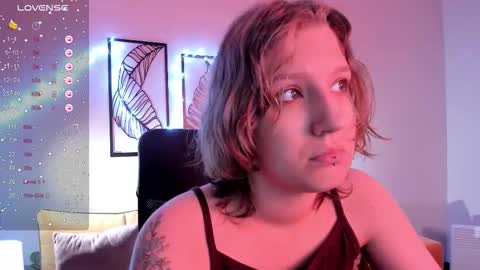 Snapshot of haileyfoxy chatting on 11.02.25 Hailey online show from 11.02.25