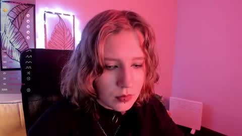 Snapshot of haileyfoxy chatting on 11.07.25 Hailey online show from 11.07.25