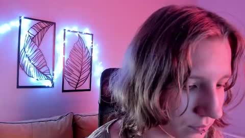 Snapshot of haileyfoxy chatting on 11.12.25 Hailey online show from 11.12.25