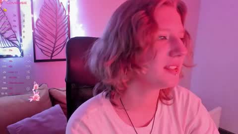 Snapshot of haileyfoxy chatting on 11.24.25 Hailey online show from 11.24.25