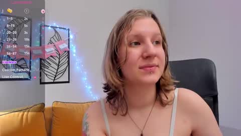 Snapshot of haileyfoxy chatting on 01.05.26 Hailey online show from 01.05.26