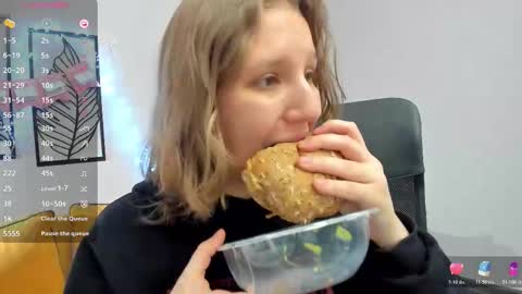 Snapshot of haileyfoxy chatting on 01.10.26 Hailey online show from 01.10.26