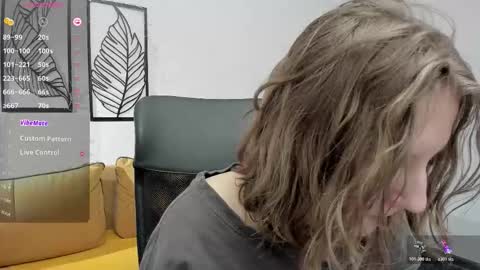 Snapshot of haileyfoxy chatting on 02.26.26 Hailey online show from 02.26.26