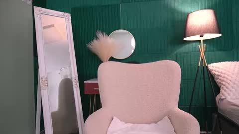 Hailey online show from 11.12.25