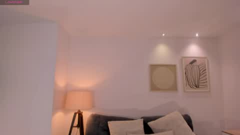 Hailey online show from 04.09.26