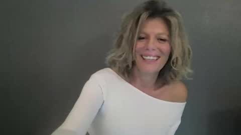 Hailey online show from 04.22.26